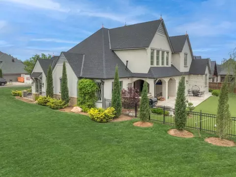 17200 Whimbrel Ln, Edmond, OK 73012