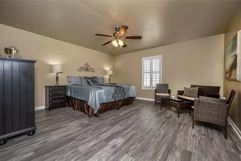 Bedroom - 7609 NW 38th St, Bethany, OK 73008 photo 5 of 8