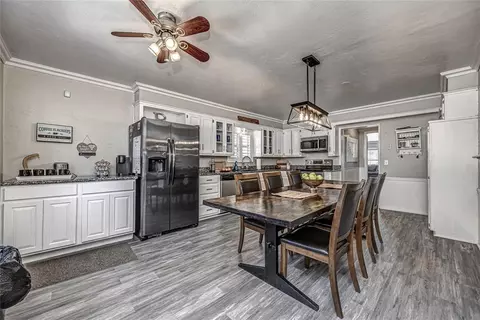 Kitchen - 7609 NW 38th St, Bethany, OK 73008 photo 2 of 4