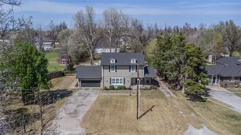 View/Area - 7609 NW 38th St, Bethany, OK 73008 photo 2 of 4