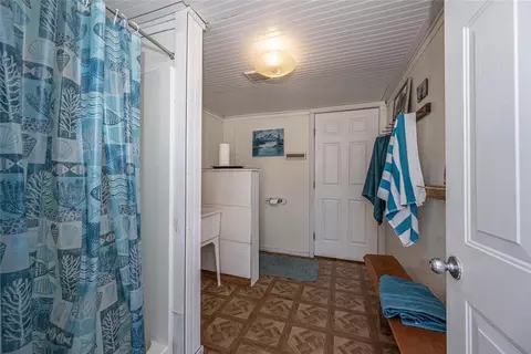 Bath - 7609 NW 38th St, Bethany, OK 73008 photo 4 of 5