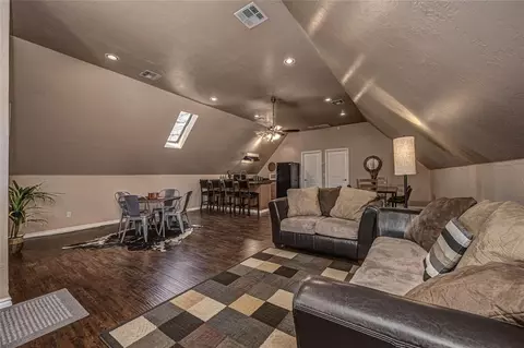 Living - 7609 NW 38th St, Bethany, OK 73008 photo 8 of 8