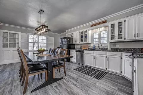 Dining - 7609 NW 38th St, Bethany, OK 73008 photo 1 of 4