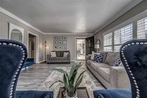 Living - 7609 NW 38th St, Bethany, OK 73008 photo 2 of 8