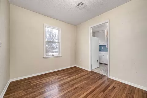 406 E 6th St, Edmond, OK 73034 photo 9
