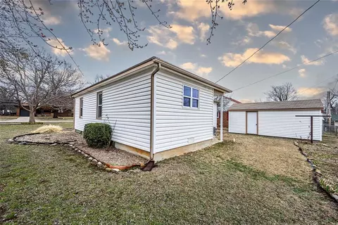 406 E 6th St, Edmond, OK 73034 photo 27