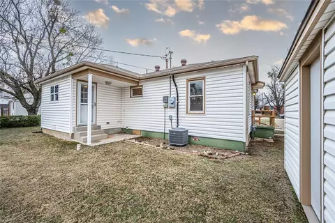 406 E 6th St, Edmond, OK 73034 photo 26