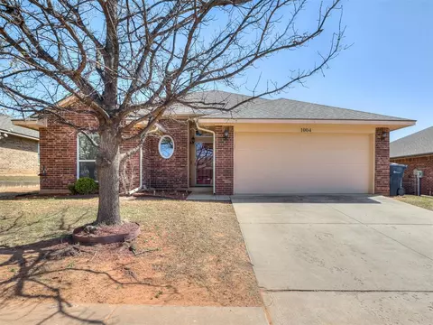 1004 Coyote Dr, Yukon, OK 73099