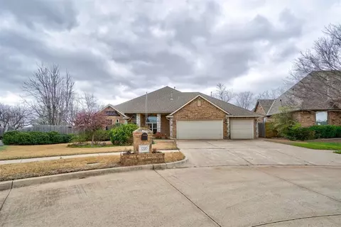 3220 Summit Bnd, Norman, OK 73071