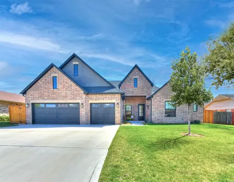 1606 Brighton Ave, The Village, OK 73120
