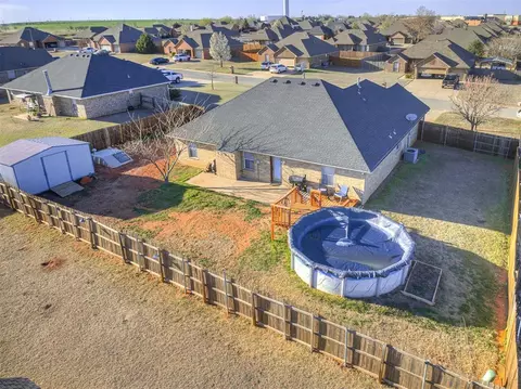 946 NW Pierce Ave, Piedmont, OK 73078