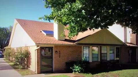 8922 Fairfield Greens Dr, Midwest City, OK 73110