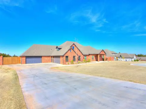 3161 Firefly Dr, Norman, OK 73071