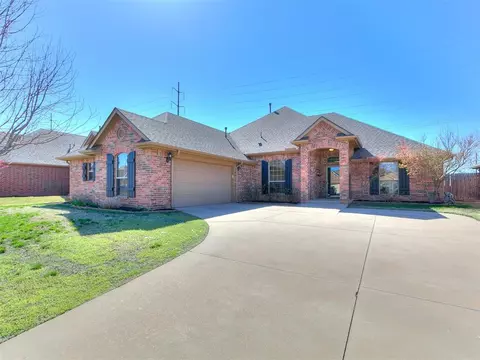 9020 NW 79th Ter, Yukon, OK 73099