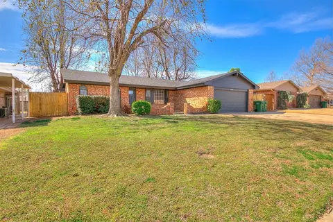 508 Queensboro Pl, Yukon, OK 73099