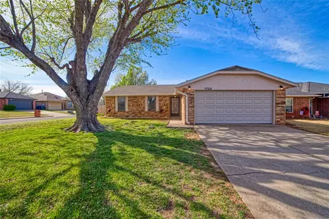 1708 Torres Rd, Edmond, OK 73003