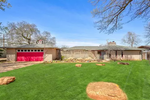 2031 E Robinson St, Norman, OK 73071