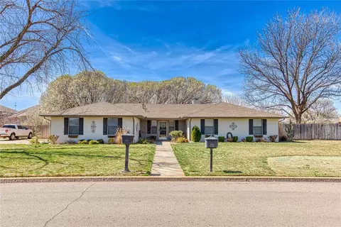 1203 N Lusk Ave, Elk City, OK 73644
