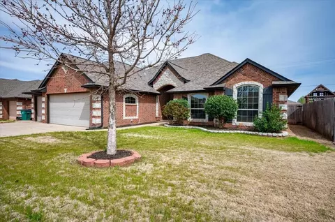 3800 St Augustine St, Mustang, OK 73064