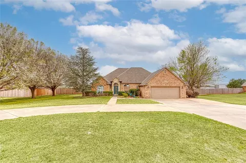 300 W Lakeview Rd, Elk City, OK 73644