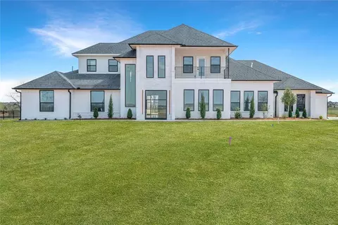 7916 NW 158th St, Edmond, OK 73013