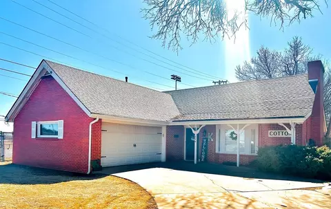 204 E Hillcrest Rd, Hobart, OK 73651