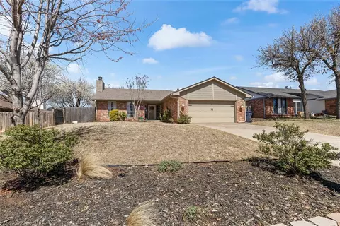2413 Shady Tree Ln, Edmond, OK 73013