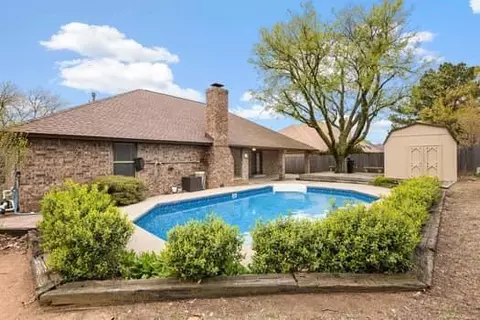 3308 N Flamingo Ave, Bethany, OK 73008