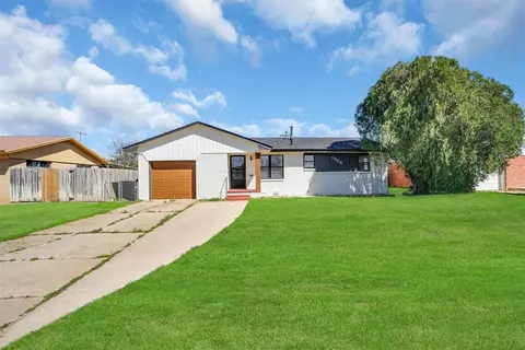 1004 S Park Ln, Altus, OK 73521