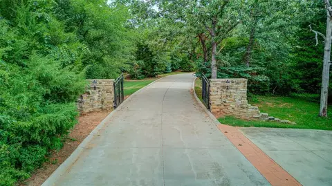 2600 Tangled Oak Trl, Norman, OK 73026