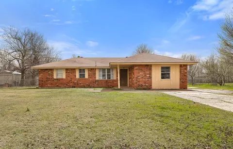 304 W Division St, Union City, OK 73090