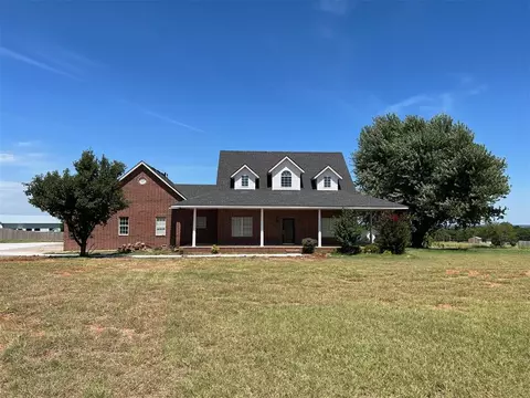 817 SW 16th St, Newcastle, OK 73065