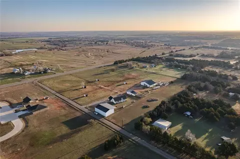 900 Trail North Rd, Guthrie, OK 73044