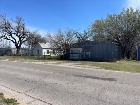 1009 S 3rd St, Chickasha, OK 73059 photo 1