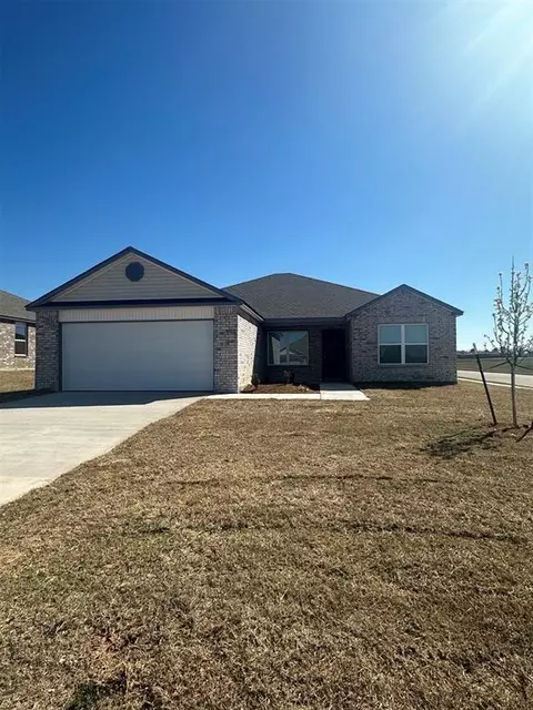 1401 Claire Ct, Shawnee, OK 74804
