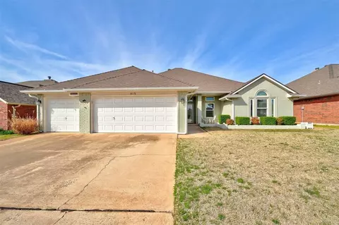 419 Cactus Rd, Yukon, OK 73099