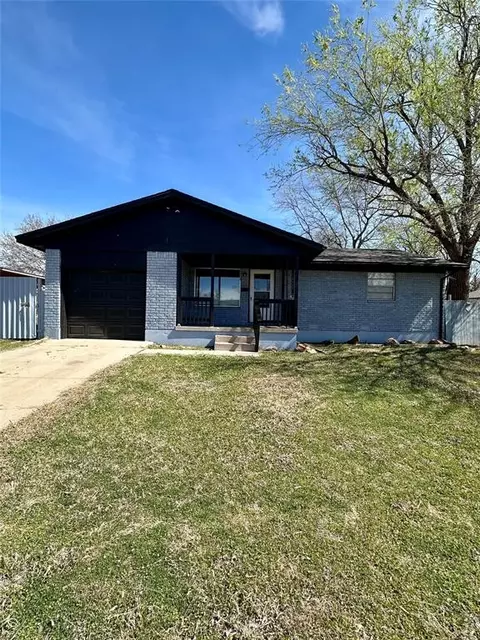 6003 NW Dearborn Ave, Lawton, OK 73505