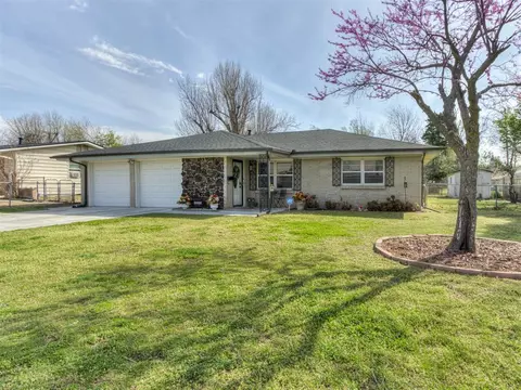 5504 N Hammond Ave, Warr Acres, OK 73122