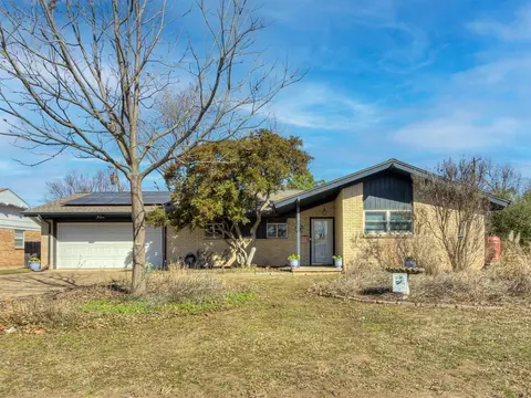 2133 Iowa St, Norman, OK 73069