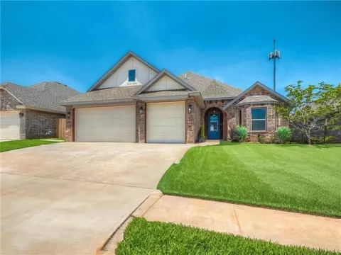 11205 SW 30th St, Yukon, OK 73099