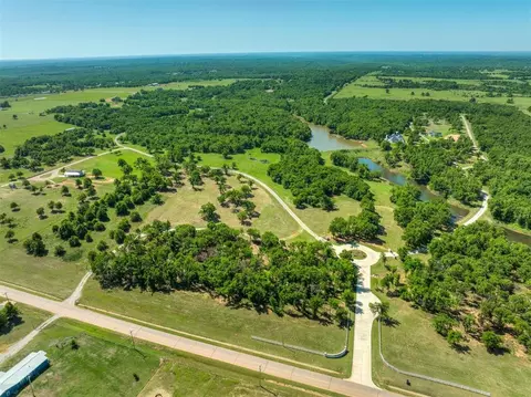 9479 Waterglen Rd, Guthrie, OK 73044