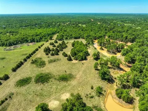 9827 Waterglen Rd, Guthrie, OK 73044