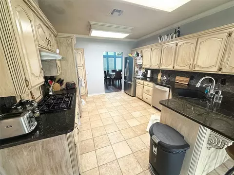 312 Val Verde St, Altus, OK 73521 photo 9