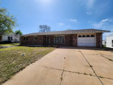 1315 Young St, Alva, OK 73717