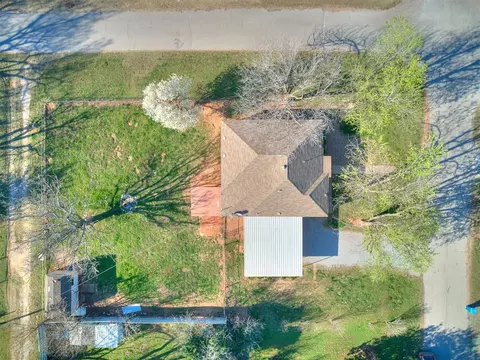 701 SW 1st St, Tuttle, OK 73089 photo 3
