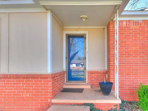 701 SW 1st St, Tuttle, OK 73089 photo 5