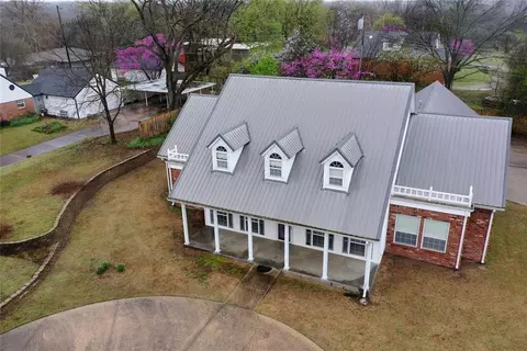 701 E Broadway Ave, Sulphur, OK 73086