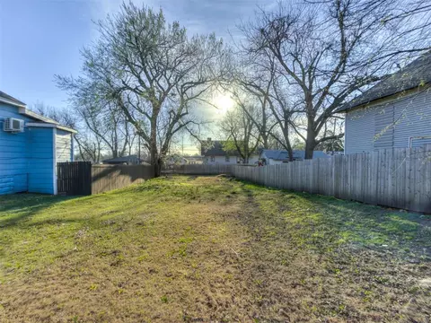 104 N Hoff Ave, El Reno, OK 73036