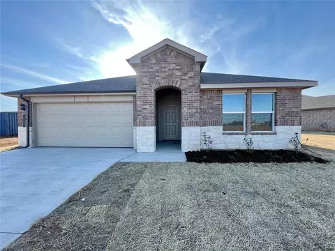 2805 Otis Ln, Yukon, OK 73099