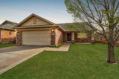 18213 Agua Dr, Edmond, OK 73012